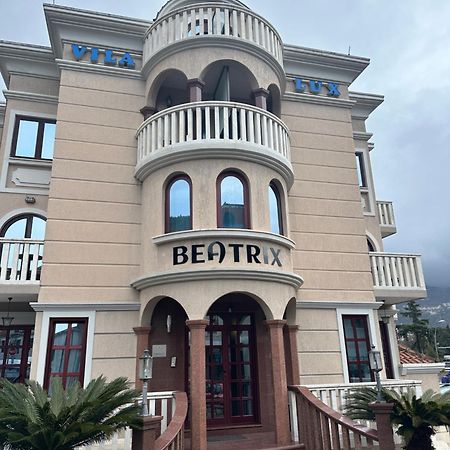 Beatrix Lux Hotel Budva Extérieur photo