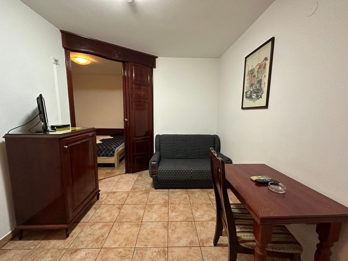 Beatrix Lux Hotel Budva Extérieur photo