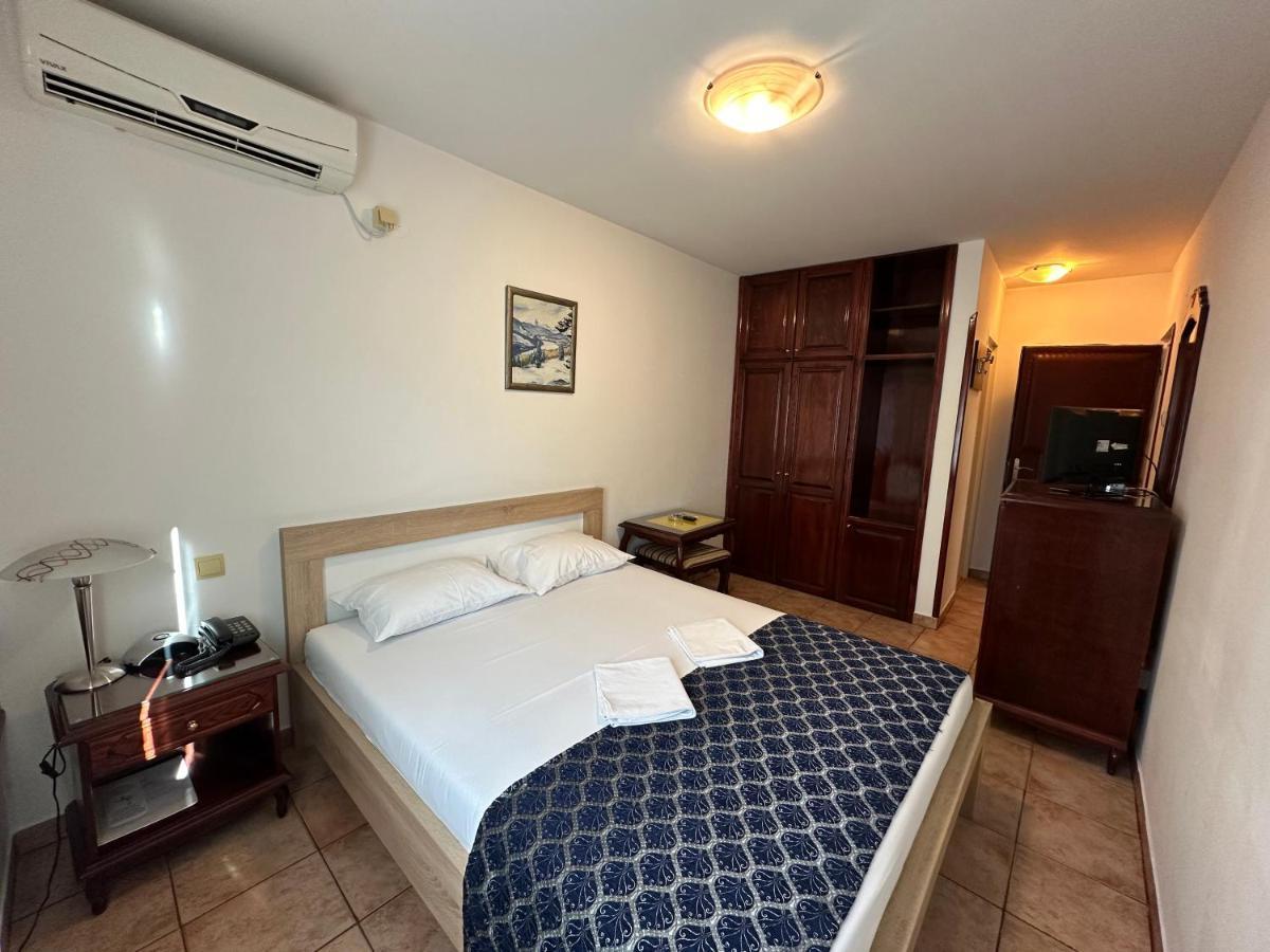 Beatrix Lux Hotel Budva Extérieur photo