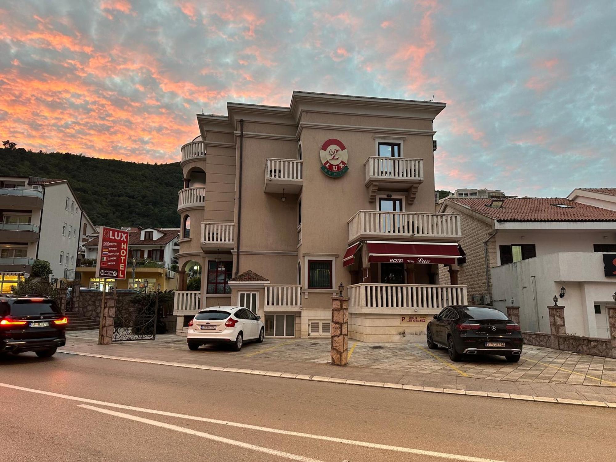 Beatrix Lux Hotel Budva Extérieur photo
